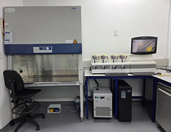 Mammalian cell culture laboratory